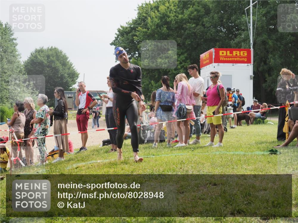 15.06.2025 - 27. Vierlanden-Triathlon KatJ http://msf.ph/oto/8028948 15.06.2025 11:04:11 Schwimmen 663, 729, 754, 763 meine-sportfotos.de