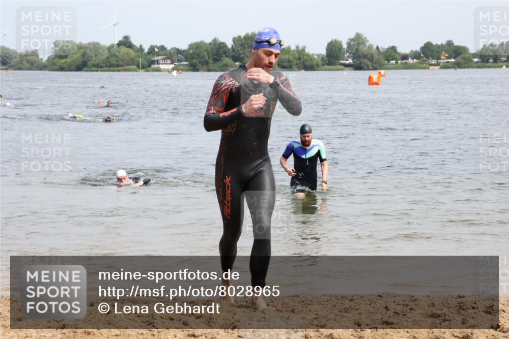 15.06.2025 - 27. Vierlanden-Triathlon Lena Gebhardt http://msf.ph/oto/8028965 15.06.2025 11:04:04 Schwimmen 663, 729, 754, 763 meine-sportfotos.de