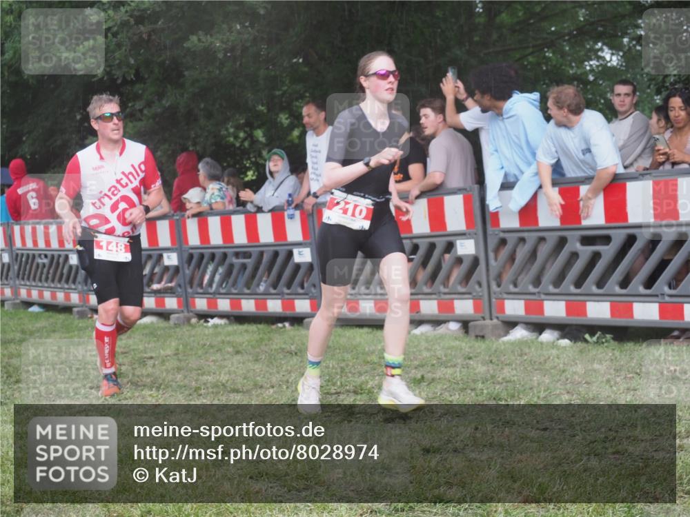 21.06.2025 - 27. Vierlanden-Triathlon KatJ http://msf.ph/oto/8028974 15.06.2025 13:33:45 Ziel 148, 210 meine-sportfotos.de