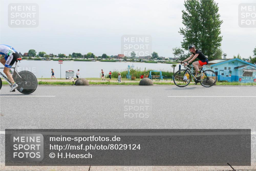 15.06.2025 - 27. Vierlanden-Triathlon H.Heesch http://msf.ph/oto/8029124 15.06.2025 11:26:13 Radfahren 652, 682, 798, 800, 881 meine-sportfotos.de