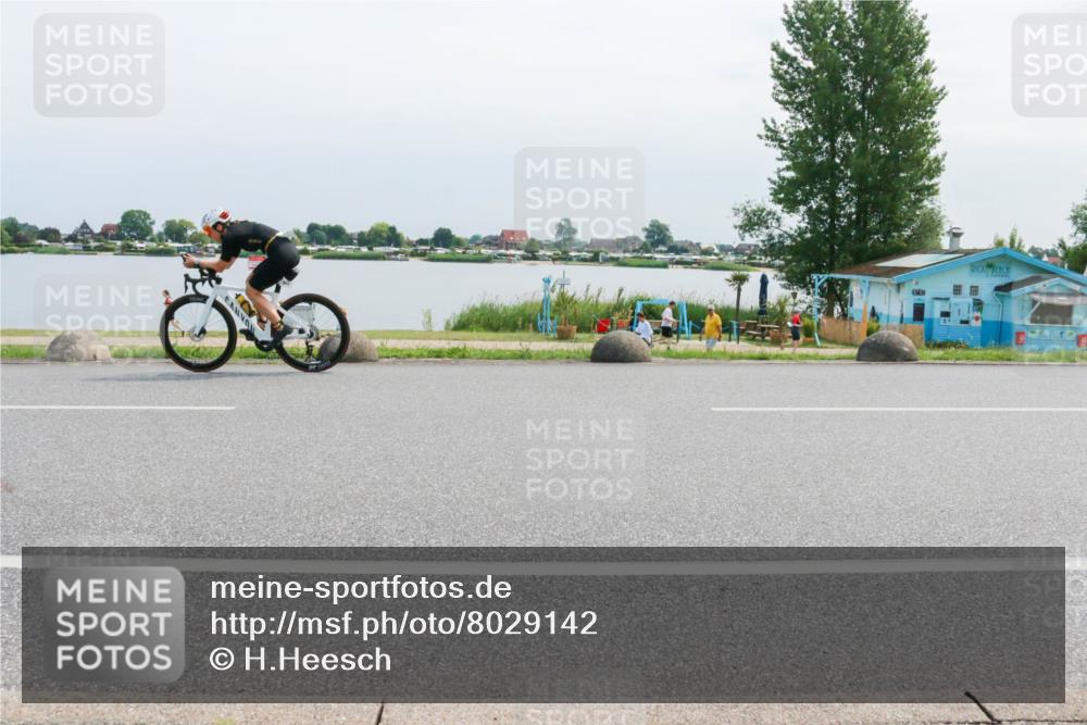 15.06.2025 - 27. Vierlanden-Triathlon H.Heesch http://msf.ph/oto/8029142 15.06.2025 11:26:17 Radfahren 18, 798, 800, 881, 911 meine-sportfotos.de