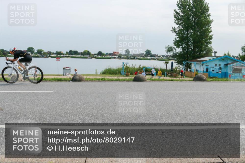 15.06.2025 - 27. Vierlanden-Triathlon H.Heesch http://msf.ph/oto/8029147 15.06.2025 11:26:17 Radfahren 18, 798, 800, 881, 911 meine-sportfotos.de