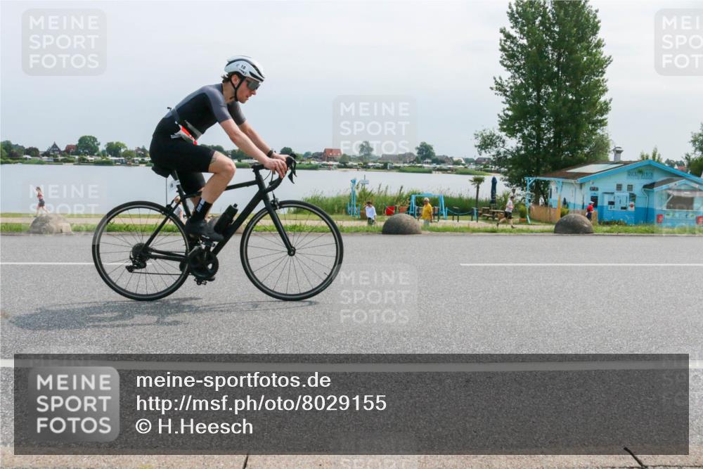 15.06.2025 - 27. Vierlanden-Triathlon H.Heesch http://msf.ph/oto/8029155 15.06.2025 11:26:18 Radfahren 18, 798, 881, 911, 978 meine-sportfotos.de