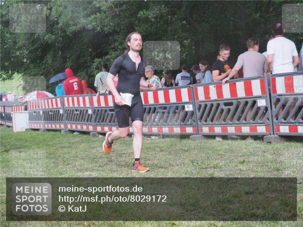 21.06.2025 - 27. Vierlanden-Triathlon KatJ http://msf.ph/oto/8029172 15.06.2025 13:34:18 Ziel 769 meine-sportfotos.de