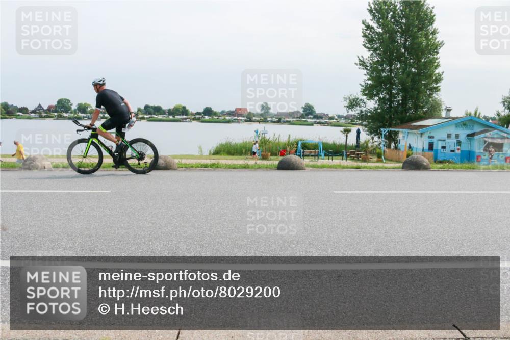 15.06.2025 - 27. Vierlanden-Triathlon H.Heesch http://msf.ph/oto/8029200 15.06.2025 11:26:31 Radfahren 151, 229 meine-sportfotos.de