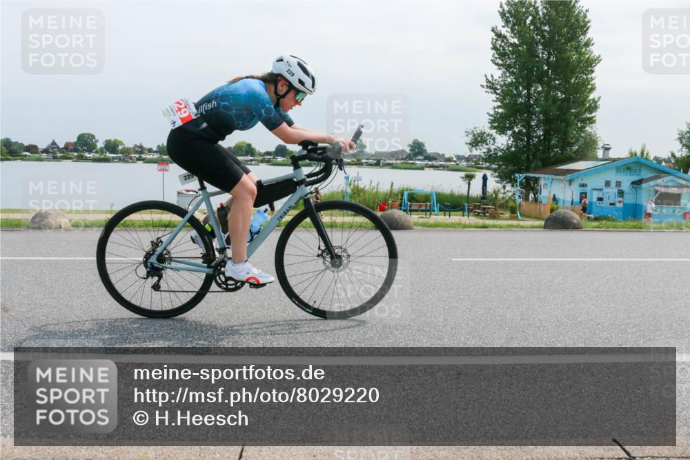 15.06.2025 - 27. Vierlanden-Triathlon H.Heesch http://msf.ph/oto/8029220 15.06.2025 11:26:36 Radfahren 151, 229 meine-sportfotos.de