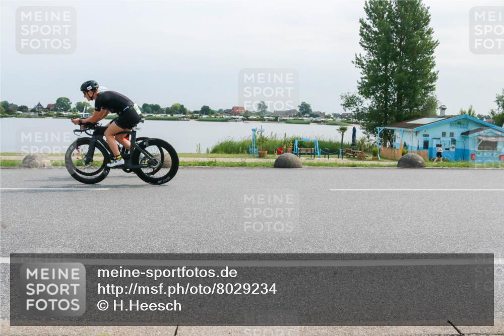 15.06.2025 - 27. Vierlanden-Triathlon H.Heesch http://msf.ph/oto/8029234 15.06.2025 11:27:02 Radfahren 908, 912, 964 meine-sportfotos.de