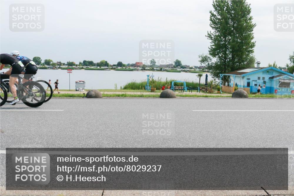 15.06.2025 - 27. Vierlanden-Triathlon H.Heesch http://msf.ph/oto/8029237 15.06.2025 11:27:03 Radfahren 908, 912, 964 meine-sportfotos.de