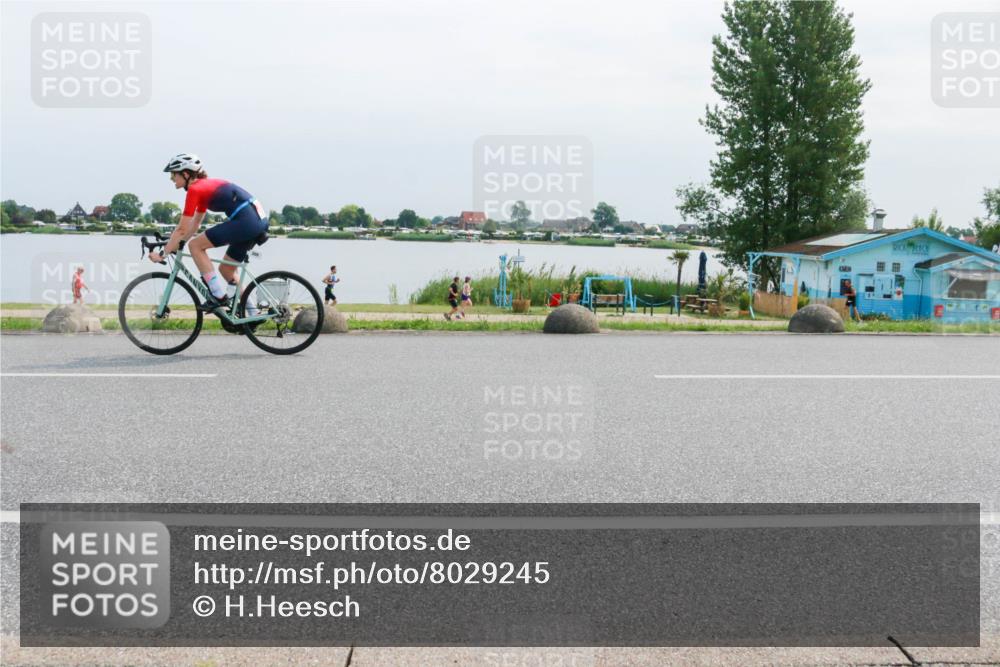 15.06.2025 - 27. Vierlanden-Triathlon H.Heesch http://msf.ph/oto/8029245 15.06.2025 11:27:06 Radfahren 205, 908, 912, 964 meine-sportfotos.de