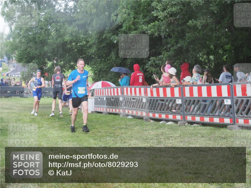 21.06.2025 - 27. Vierlanden-Triathlon KatJ http://msf.ph/oto/8029293 15.06.2025 13:34:52 Ziel 967, 1085, 1086, 1087 meine-sportfotos.de