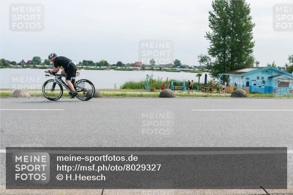 15.06.2025 - 27. Vierlanden-Triathlon H.Heesch http://msf.ph/oto/8029327 15.06.2025 11:27:10 Radfahren 205, 825 meine-sportfotos.de
