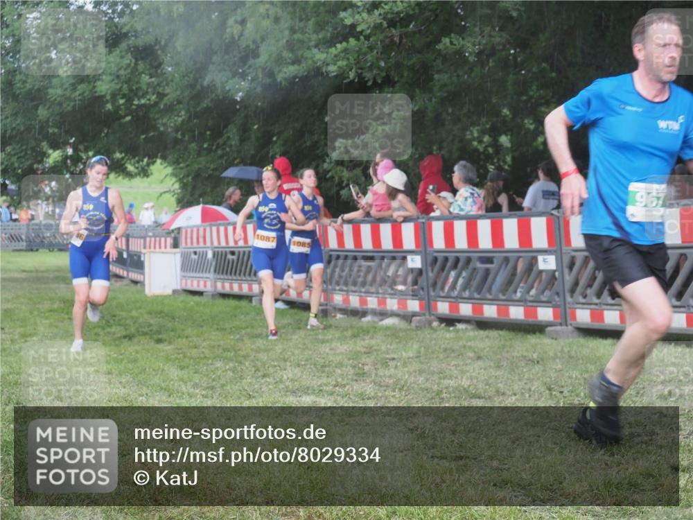 21.06.2025 - 27. Vierlanden-Triathlon KatJ http://msf.ph/oto/8029334 15.06.2025 13:34:53 Ziel 967, 1085, 1086, 1087 meine-sportfotos.de