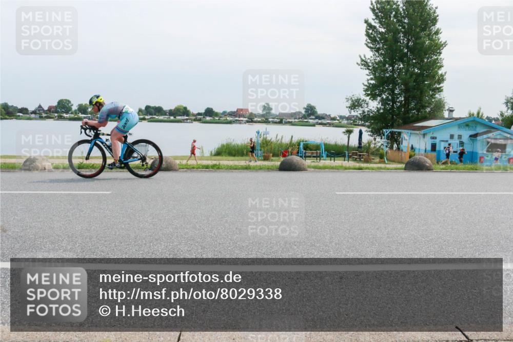 15.06.2025 - 27. Vierlanden-Triathlon H.Heesch http://msf.ph/oto/8029338 15.06.2025 11:27:12 Radfahren 205, 825, 939 meine-sportfotos.de