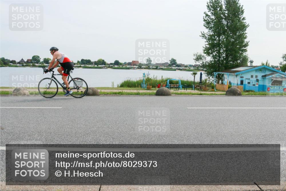 15.06.2025 - 27. Vierlanden-Triathlon H.Heesch http://msf.ph/oto/8029373 15.06.2025 10:30:38 Radfahren 5, 619 meine-sportfotos.de