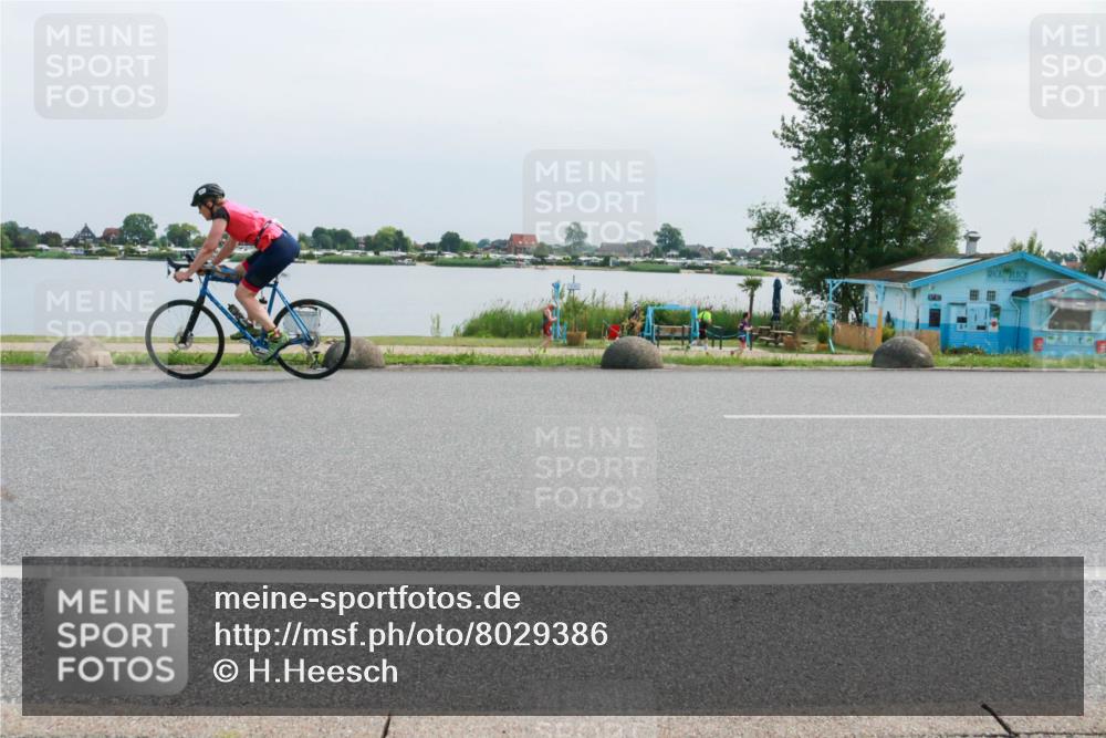 15.06.2025 - 27. Vierlanden-Triathlon H.Heesch http://msf.ph/oto/8029386 15.06.2025 11:27:23 Radfahren 251, 885 meine-sportfotos.de