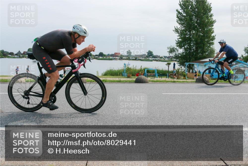 15.06.2025 - 27. Vierlanden-Triathlon H.Heesch http://msf.ph/oto/8029441 15.06.2025 11:27:50 Radfahren 757, 771, 826 meine-sportfotos.de