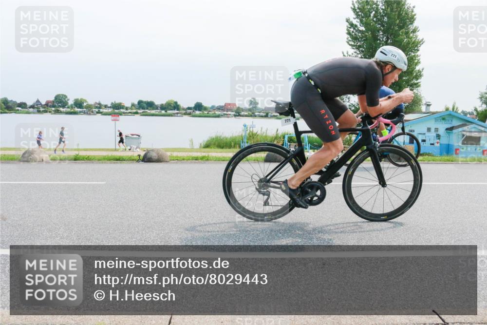 15.06.2025 - 27. Vierlanden-Triathlon H.Heesch http://msf.ph/oto/8029443 15.06.2025 11:27:50 Radfahren 757, 771, 826 meine-sportfotos.de