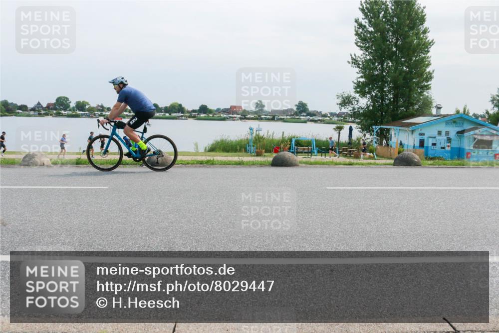 15.06.2025 - 27. Vierlanden-Triathlon H.Heesch http://msf.ph/oto/8029447 15.06.2025 11:27:50 Radfahren 757, 771, 826 meine-sportfotos.de