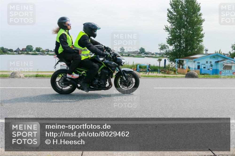 15.06.2025 - 27. Vierlanden-Triathlon H.Heesch http://msf.ph/oto/8029462 15.06.2025 11:27:55 Radfahren 498, 757, 826 meine-sportfotos.de