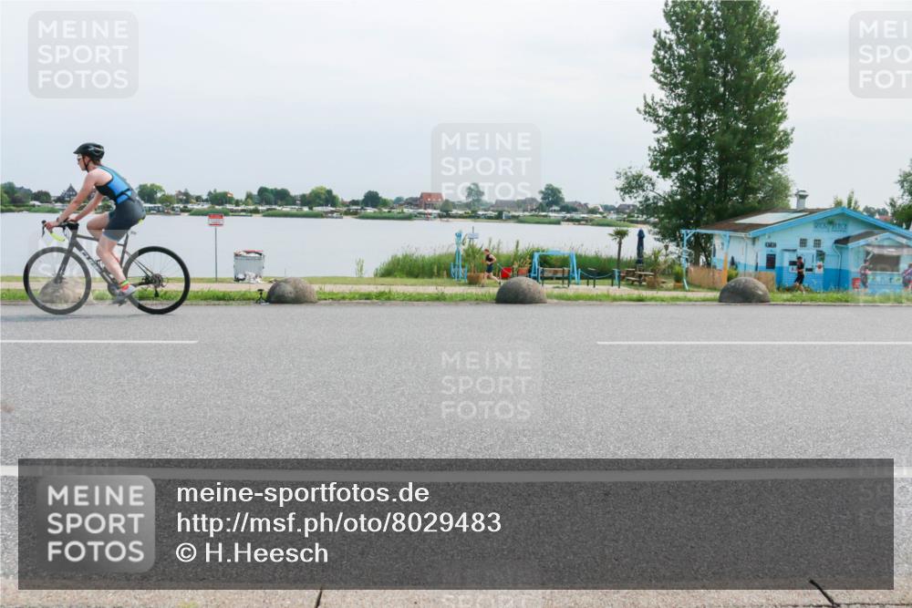 15.06.2025 - 27. Vierlanden-Triathlon H.Heesch http://msf.ph/oto/8029483 15.06.2025 11:28:02 Radfahren 498, 933 meine-sportfotos.de
