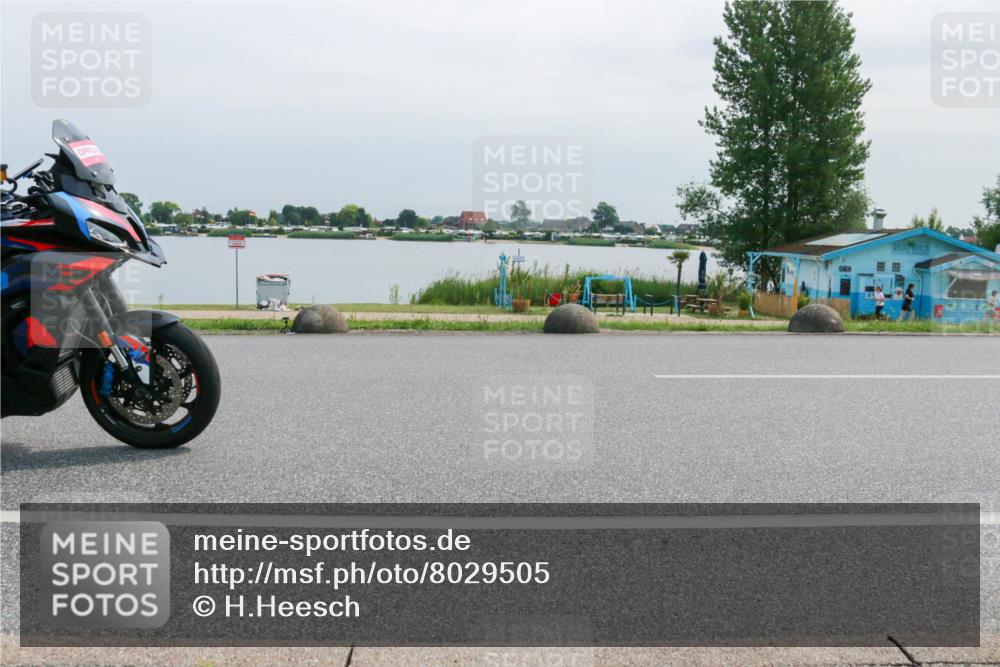 15.06.2025 - 27. Vierlanden-Triathlon H.Heesch http://msf.ph/oto/8029505 15.06.2025 11:28:18 Radfahren  meine-sportfotos.de