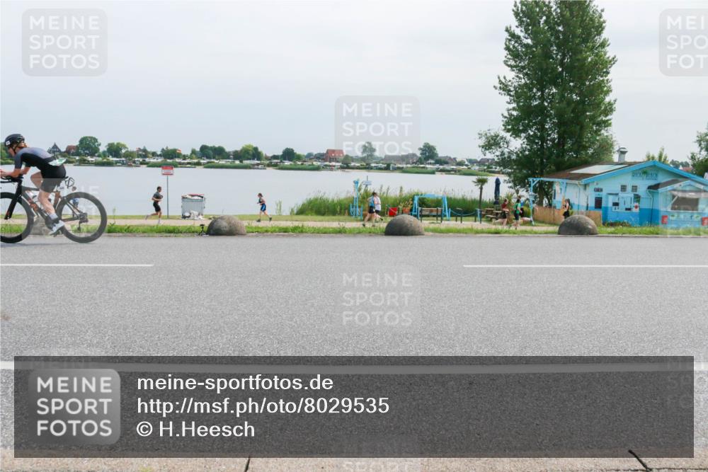 15.06.2025 - 27. Vierlanden-Triathlon H.Heesch http://msf.ph/oto/8029535 15.06.2025 11:28:34 Radfahren 753, 925 meine-sportfotos.de