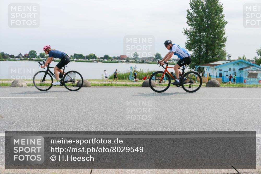 15.06.2025 - 27. Vierlanden-Triathlon H.Heesch http://msf.ph/oto/8029549 15.06.2025 11:28:37 Radfahren 925, 942, 965, 967 meine-sportfotos.de