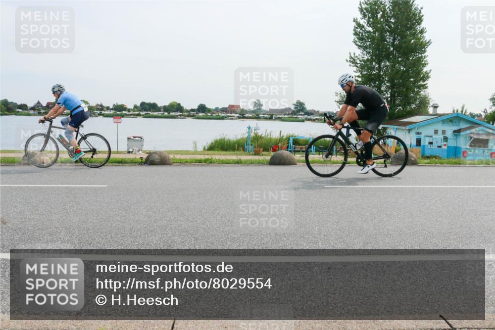 15.06.2025 - 27. Vierlanden-Triathlon H.Heesch http://msf.ph/oto/8029554 15.06.2025 10:30:53 Radfahren 51, 553, 572 meine-sportfotos.de