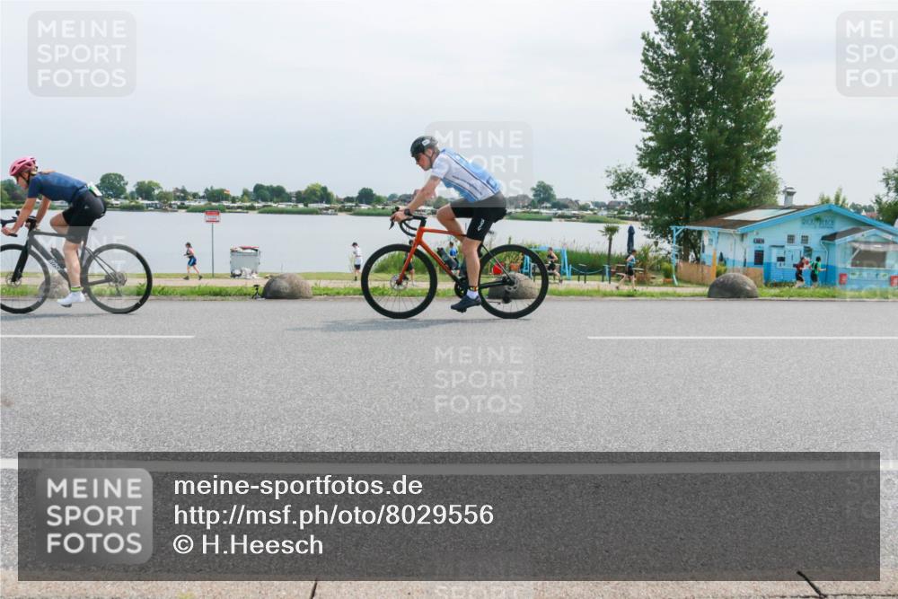 15.06.2025 - 27. Vierlanden-Triathlon H.Heesch http://msf.ph/oto/8029556 15.06.2025 11:28:37 Radfahren 925, 942, 965, 967 meine-sportfotos.de