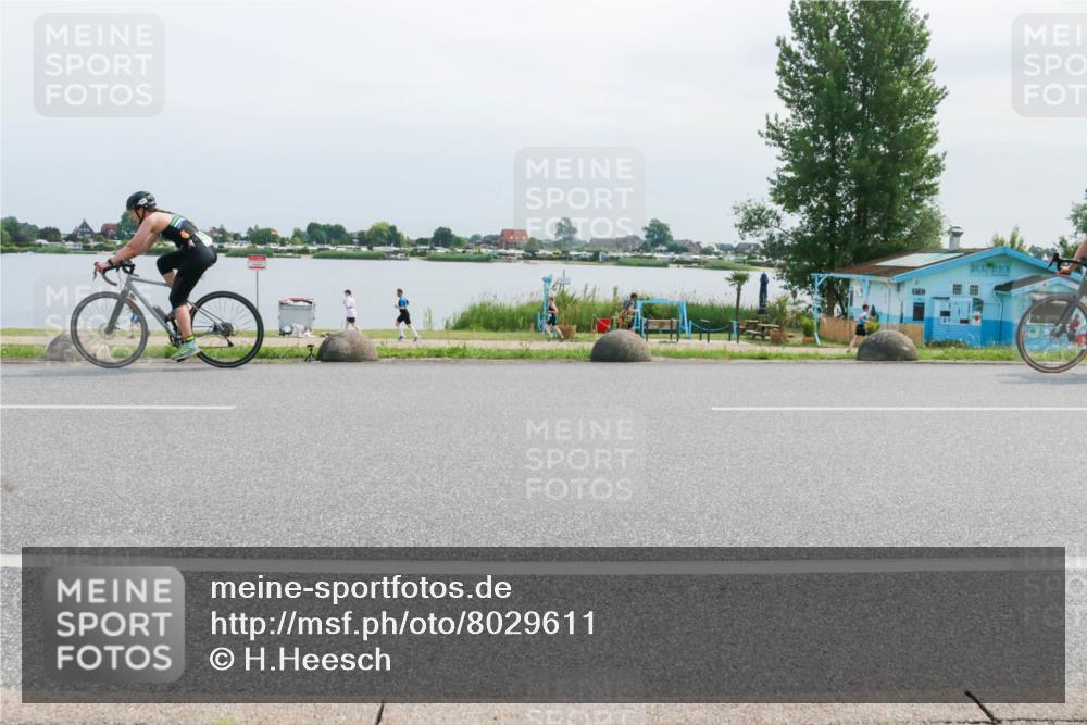 15.06.2025 - 27. Vierlanden-Triathlon H.Heesch http://msf.ph/oto/8029611 15.06.2025 11:28:38 Radfahren 742, 925, 942, 965, 967 meine-sportfotos.de