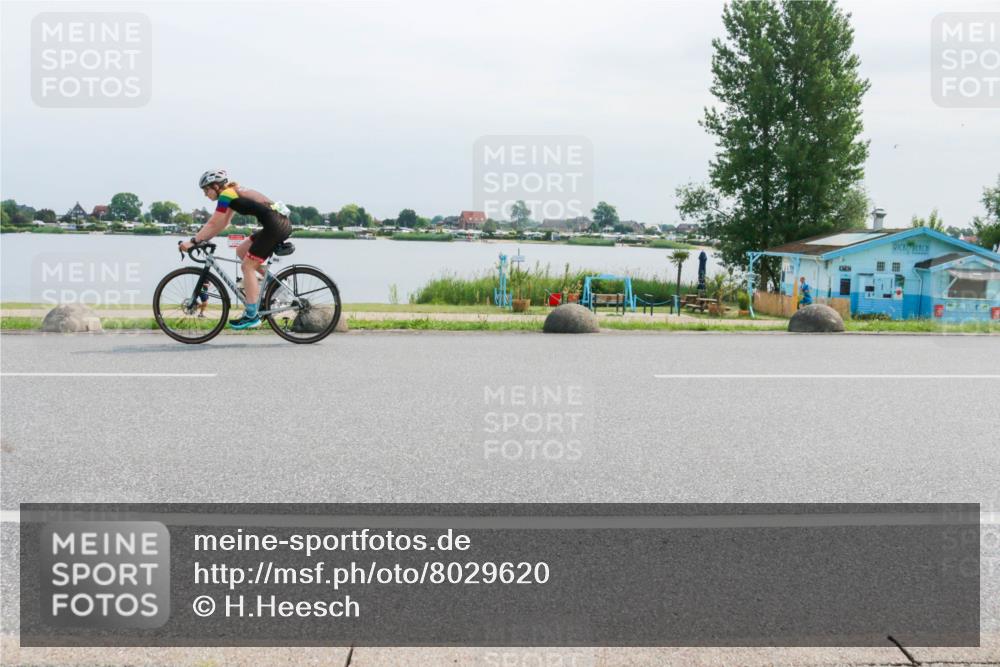 15.06.2025 - 27. Vierlanden-Triathlon H.Heesch http://msf.ph/oto/8029620 15.06.2025 11:28:47 Radfahren 72, 661, 909 meine-sportfotos.de