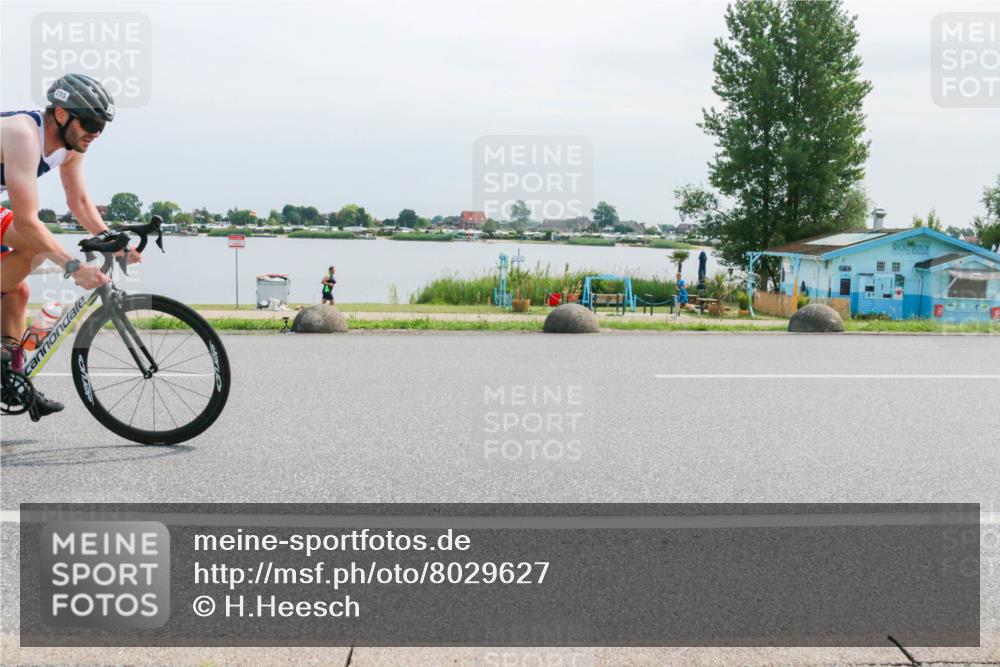 15.06.2025 - 27. Vierlanden-Triathlon H.Heesch http://msf.ph/oto/8029627 15.06.2025 11:28:49 Radfahren 72, 909 meine-sportfotos.de