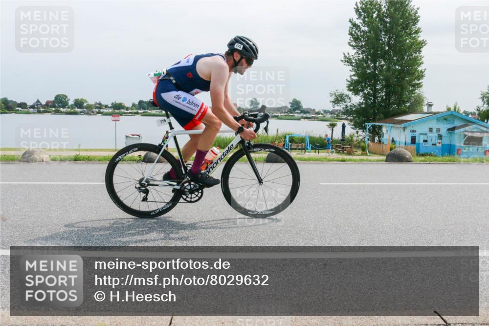 15.06.2025 - 27. Vierlanden-Triathlon H.Heesch http://msf.ph/oto/8029632 15.06.2025 11:28:49 Radfahren 72, 909 meine-sportfotos.de