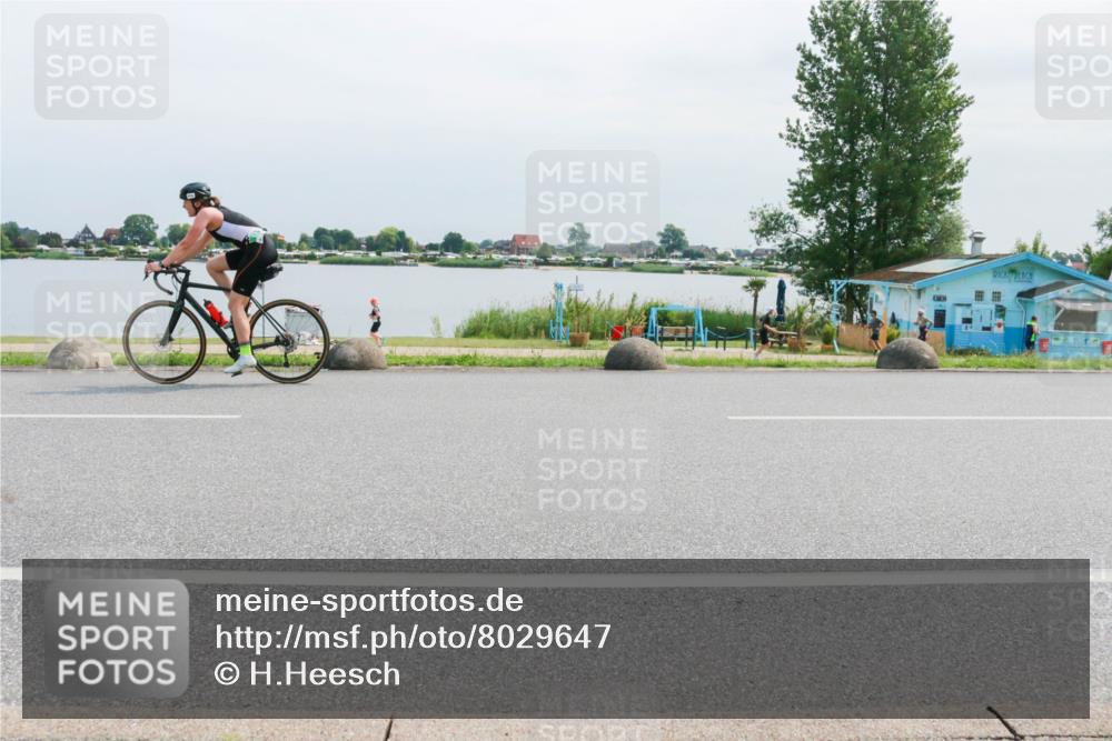 15.06.2025 - 27. Vierlanden-Triathlon H.Heesch http://msf.ph/oto/8029647 15.06.2025 11:28:58 Radfahren  meine-sportfotos.de