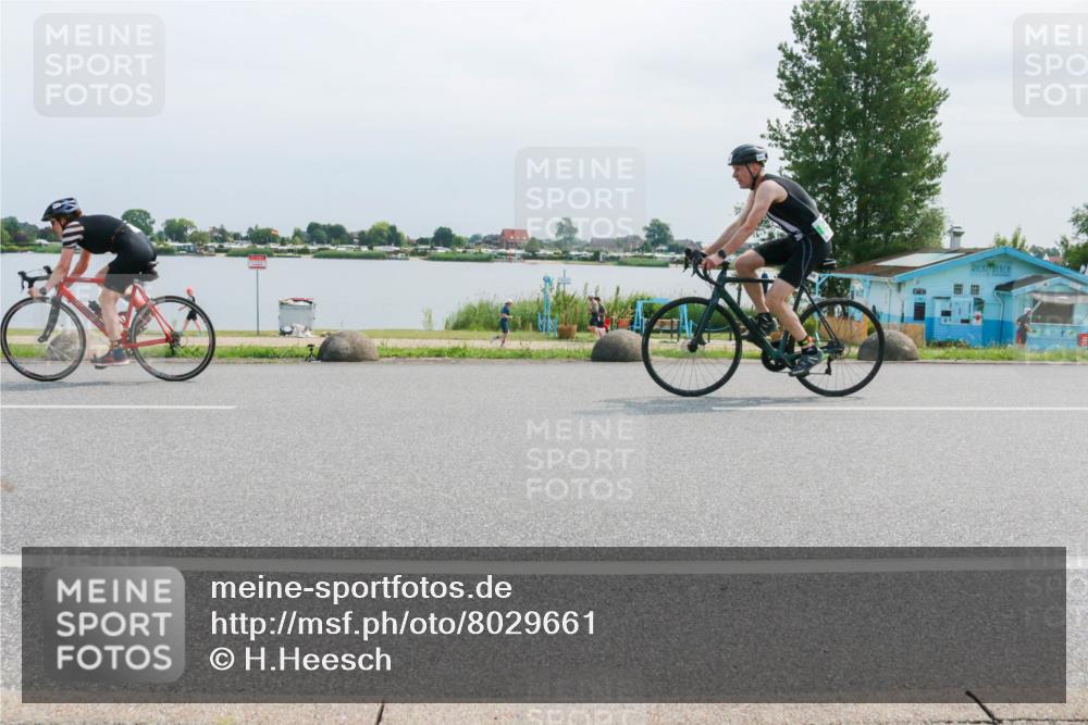 15.06.2025 - 27. Vierlanden-Triathlon H.Heesch http://msf.ph/oto/8029661 15.06.2025 11:29:01 Radfahren 849, 976 meine-sportfotos.de