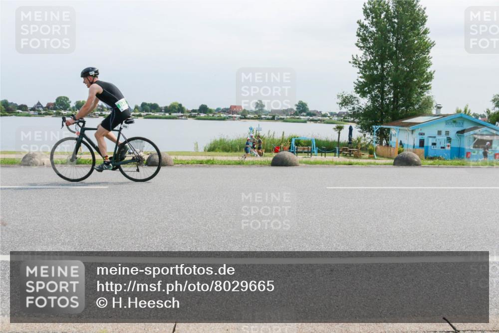 15.06.2025 - 27. Vierlanden-Triathlon H.Heesch http://msf.ph/oto/8029665 15.06.2025 11:29:02 Radfahren 849, 976 meine-sportfotos.de