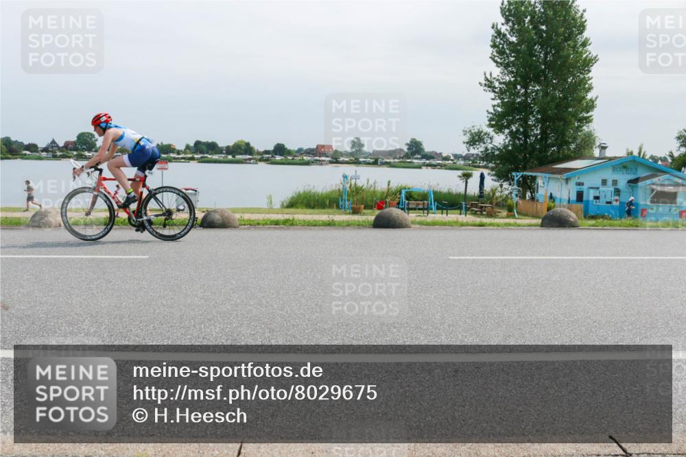 15.06.2025 - 27. Vierlanden-Triathlon H.Heesch http://msf.ph/oto/8029675 15.06.2025 11:29:08 Radfahren 247, 849, 915, 976 meine-sportfotos.de