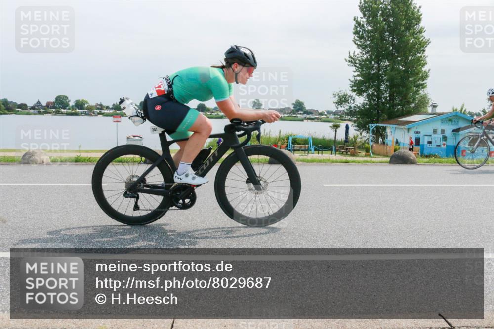 15.06.2025 - 27. Vierlanden-Triathlon H.Heesch http://msf.ph/oto/8029687 15.06.2025 11:29:11 Radfahren 247, 901, 915 meine-sportfotos.de