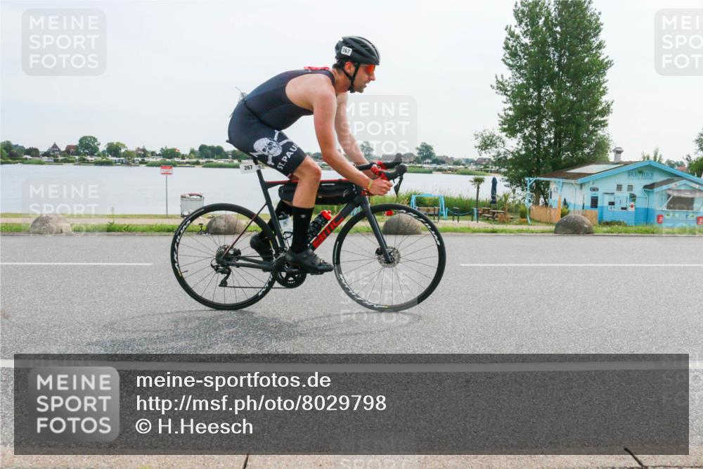 15.06.2025 - 27. Vierlanden-Triathlon H.Heesch http://msf.ph/oto/8029798 15.06.2025 10:31:17 Radfahren 255, 267, 297, 310, 335, 578 meine-sportfotos.de