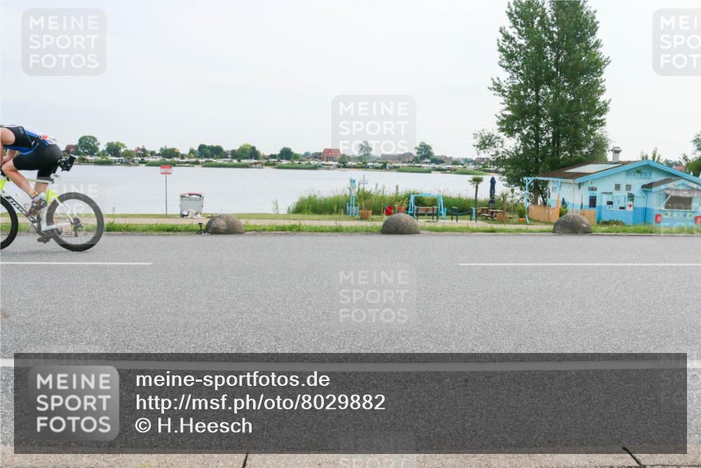 15.06.2025 - 27. Vierlanden-Triathlon H.Heesch http://msf.ph/oto/8029882 15.06.2025 10:31:56 Radfahren 159, 280 meine-sportfotos.de