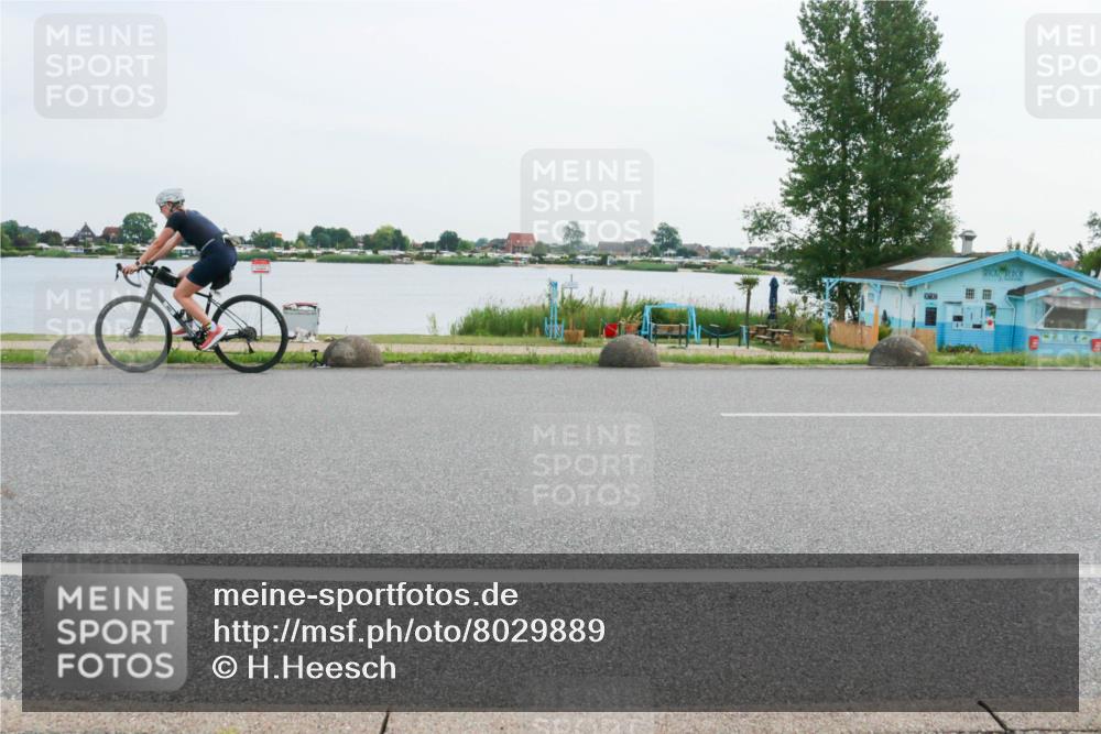 15.06.2025 - 27. Vierlanden-Triathlon H.Heesch http://msf.ph/oto/8029889 15.06.2025 10:31:58 Radfahren 159, 273, 280, 603 meine-sportfotos.de