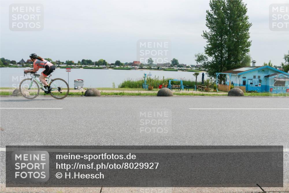 15.06.2025 - 27. Vierlanden-Triathlon H.Heesch http://msf.ph/oto/8029927 15.06.2025 11:29:36 Radfahren 218, 224, 695, 878, 880 meine-sportfotos.de