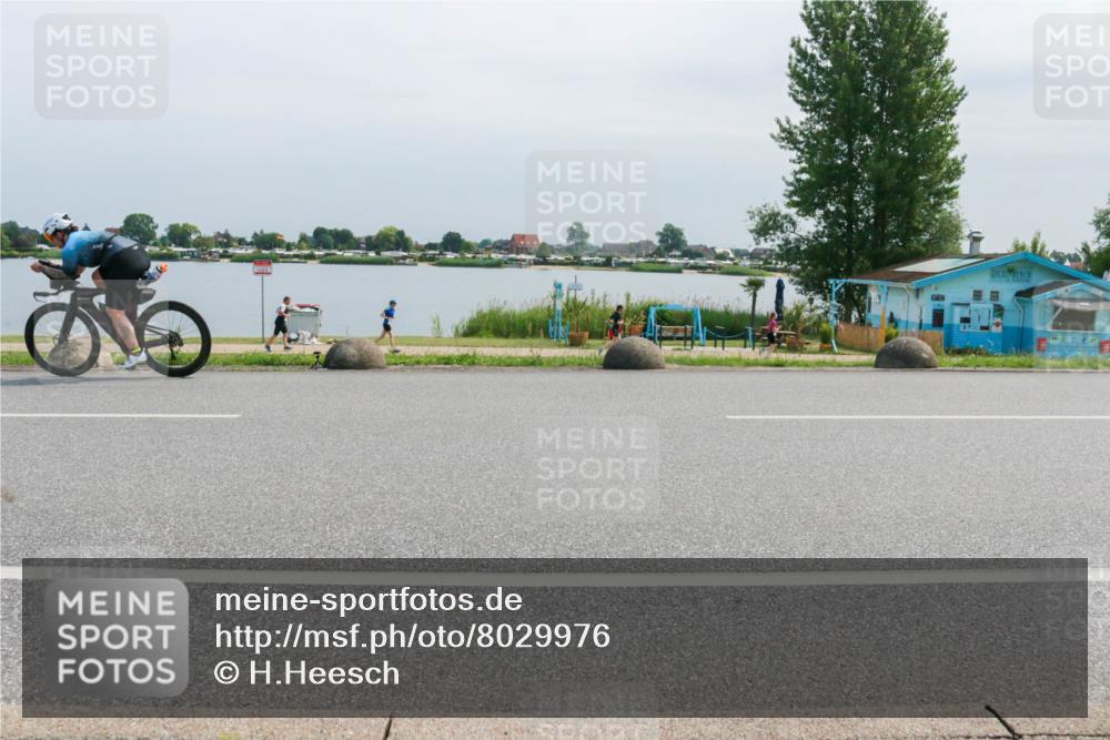 15.06.2025 - 27. Vierlanden-Triathlon H.Heesch http://msf.ph/oto/8029976 15.06.2025 11:29:50 Radfahren 899, 929, 936 meine-sportfotos.de