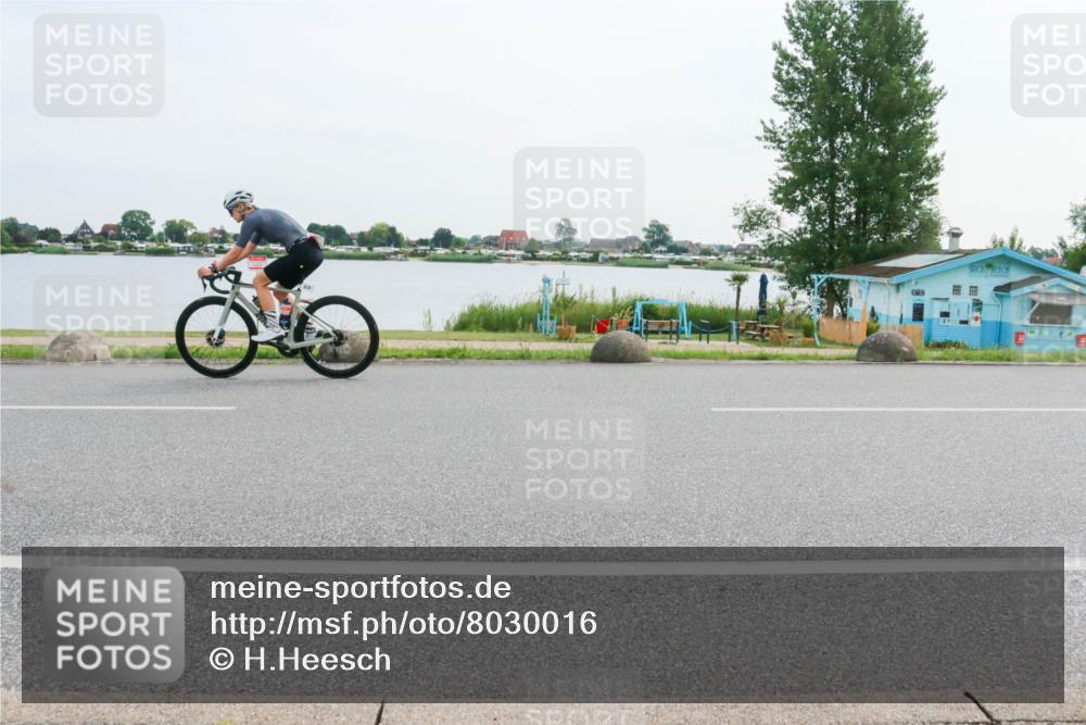 15.06.2025 - 27. Vierlanden-Triathlon H.Heesch http://msf.ph/oto/8030016 15.06.2025 10:32:31 Radfahren 194, 212, 214, 538 meine-sportfotos.de