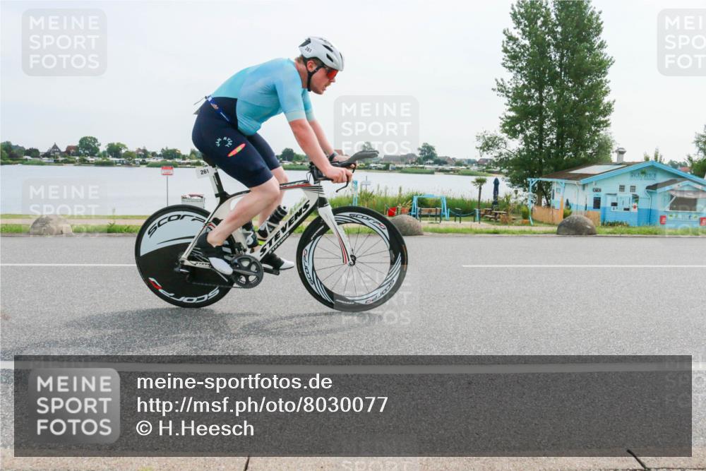15.06.2025 - 27. Vierlanden-Triathlon H.Heesch http://msf.ph/oto/8030077 15.06.2025 10:32:42 Radfahren 12, 204, 209, 219, 261, 327, 498 meine-sportfotos.de