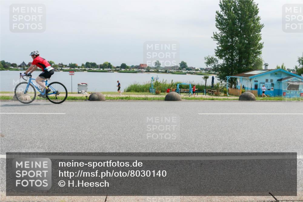 15.06.2025 - 27. Vierlanden-Triathlon H.Heesch http://msf.ph/oto/8030140 15.06.2025 11:30:12 Radfahren 676, 726, 735, 890, 930, 973 meine-sportfotos.de