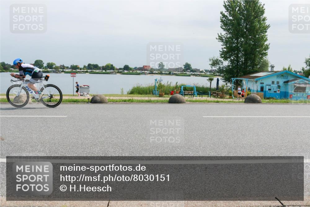 15.06.2025 - 27. Vierlanden-Triathlon H.Heesch http://msf.ph/oto/8030151 15.06.2025 11:30:13 Radfahren 676, 726, 735, 930, 973 meine-sportfotos.de