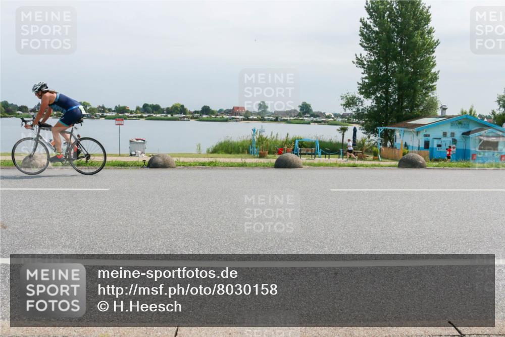 15.06.2025 - 27. Vierlanden-Triathlon H.Heesch http://msf.ph/oto/8030158 15.06.2025 11:30:15 Radfahren 735, 736, 930, 940, 973 meine-sportfotos.de