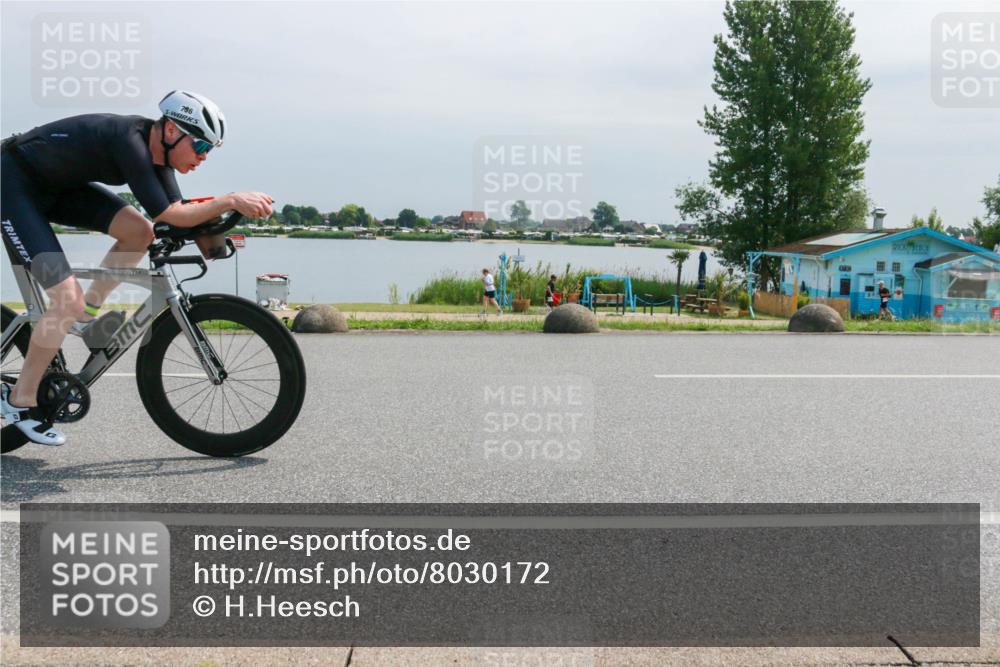 15.06.2025 - 27. Vierlanden-Triathlon H.Heesch http://msf.ph/oto/8030172 15.06.2025 11:30:19 Radfahren 735, 736, 930, 940 meine-sportfotos.de