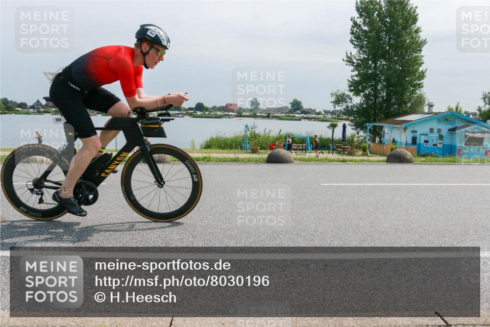 15.06.2025 - 27. Vierlanden-Triathlon H.Heesch http://msf.ph/oto/8030196 15.06.2025 11:30:37 Radfahren 725, 764 meine-sportfotos.de